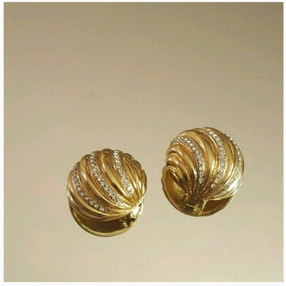 Vintage‎ Clip on Earrings